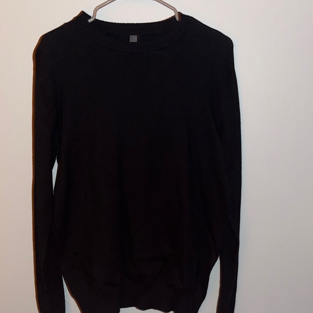 Vuori Classic Black Sweater
